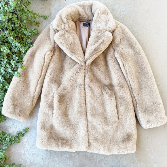 MAJORELLE Jackets & Blazers - Majorelle Revolve Amora Faux Fur Coat